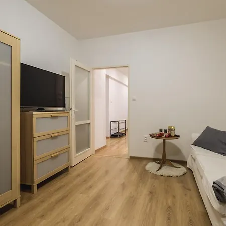 Flexihome Sk - Zborovska - Garage Parking With Electricity - 2 Bedrooms Apartman Kassa