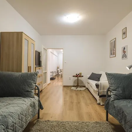 Flexihome Sk - Zborovska - Garage Parking With Electricity - 2 Bedrooms * Kassa