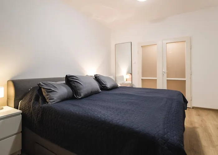 Apartman Flexihome Sk - Zborovska - Garage Parking With Electricity - 2 Bedrooms Kassa